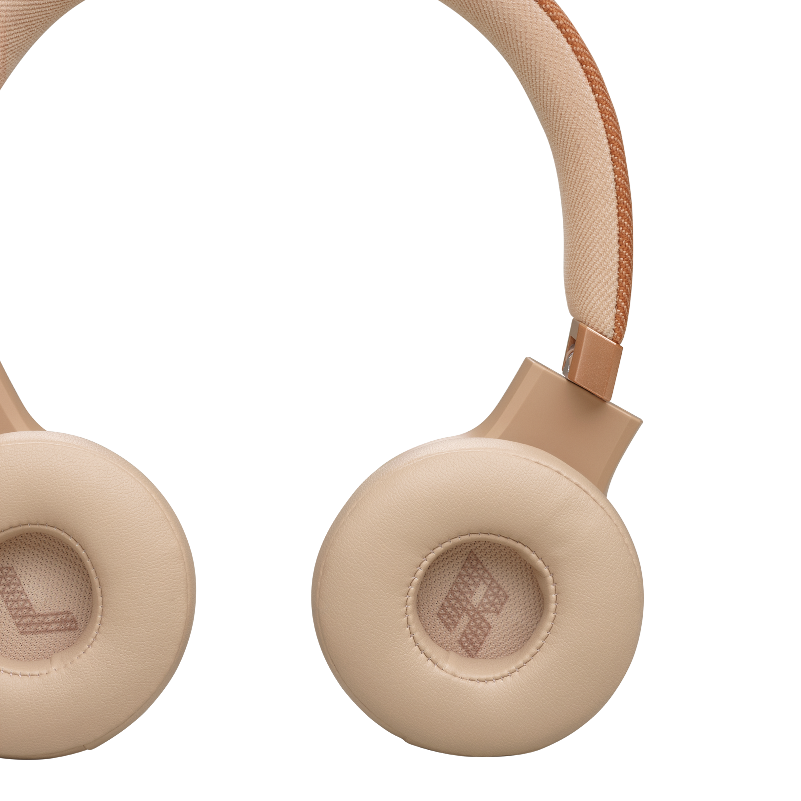 JBL Live 670NC - Sandstone - Wireless On-Ear Headphones with True Adaptive Noise Cancelling - Detailshot 3